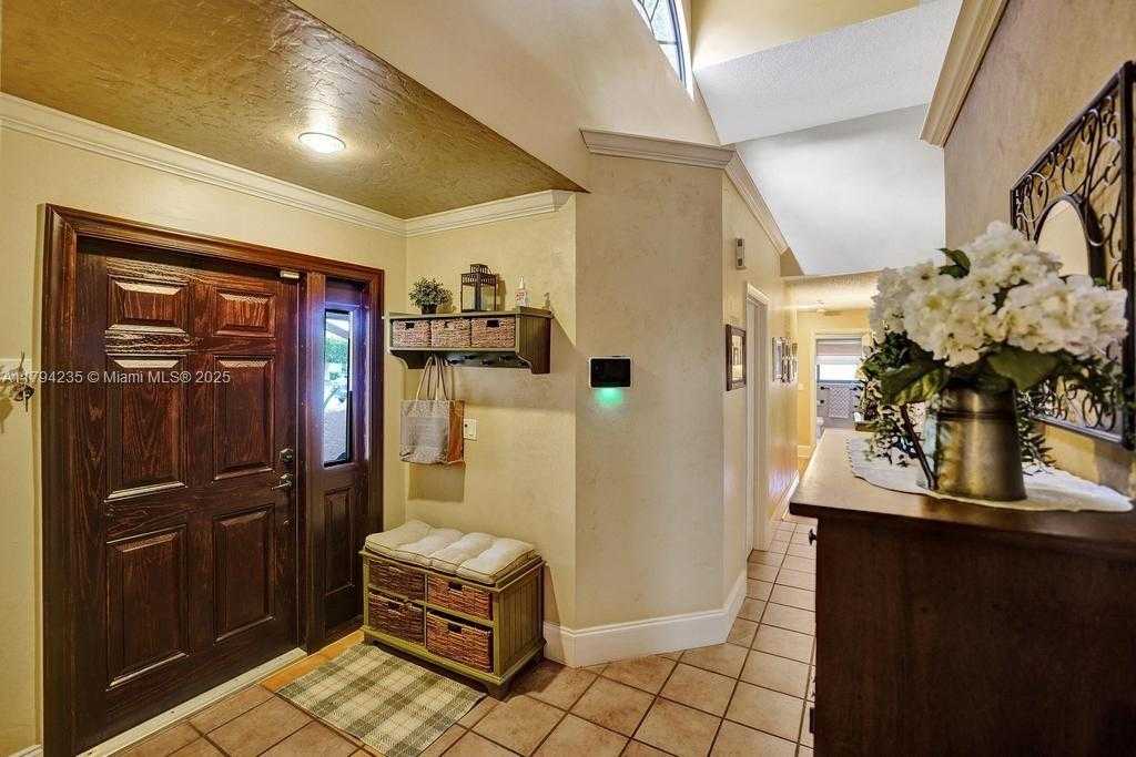 Small Image of 9682 RIDGECREST CT, Davie Number 31