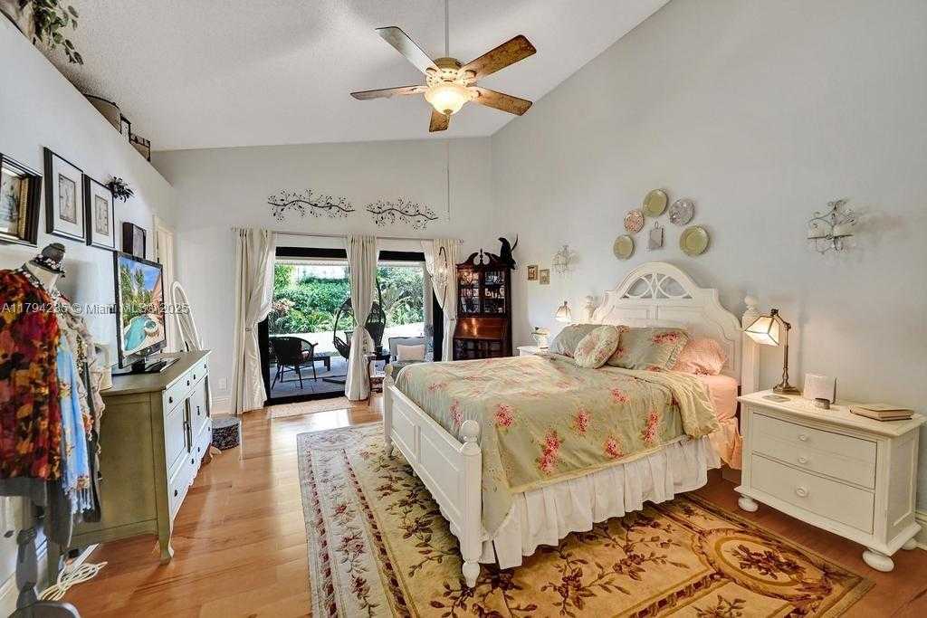 Small Image of 9682 RIDGECREST CT, Davie Number 36