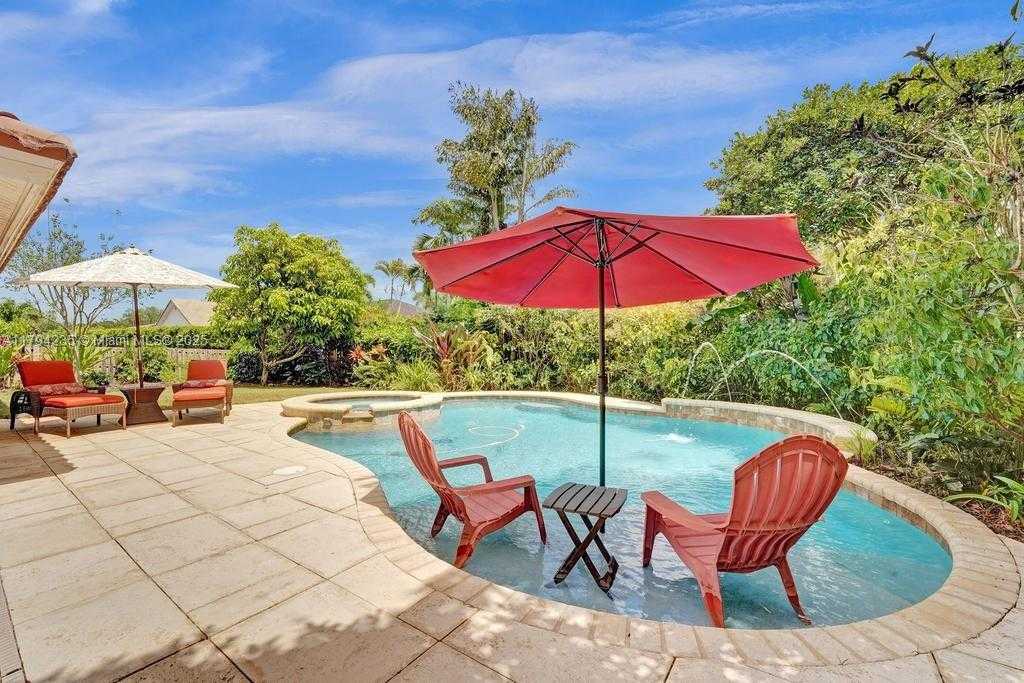 Small Image of 9682 RIDGECREST CT, Davie Number 4