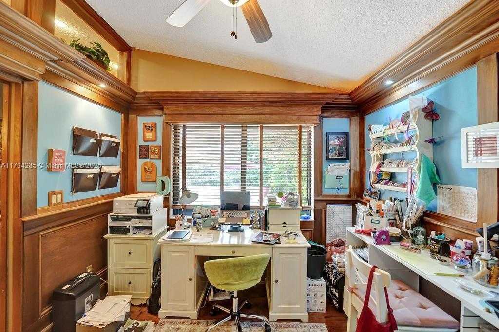 Small Image of 9682 RIDGECREST CT, Davie Number 42