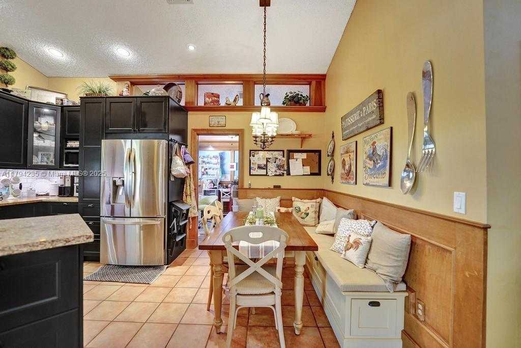 Small Image of 9682 RIDGECREST CT, Davie Number 47