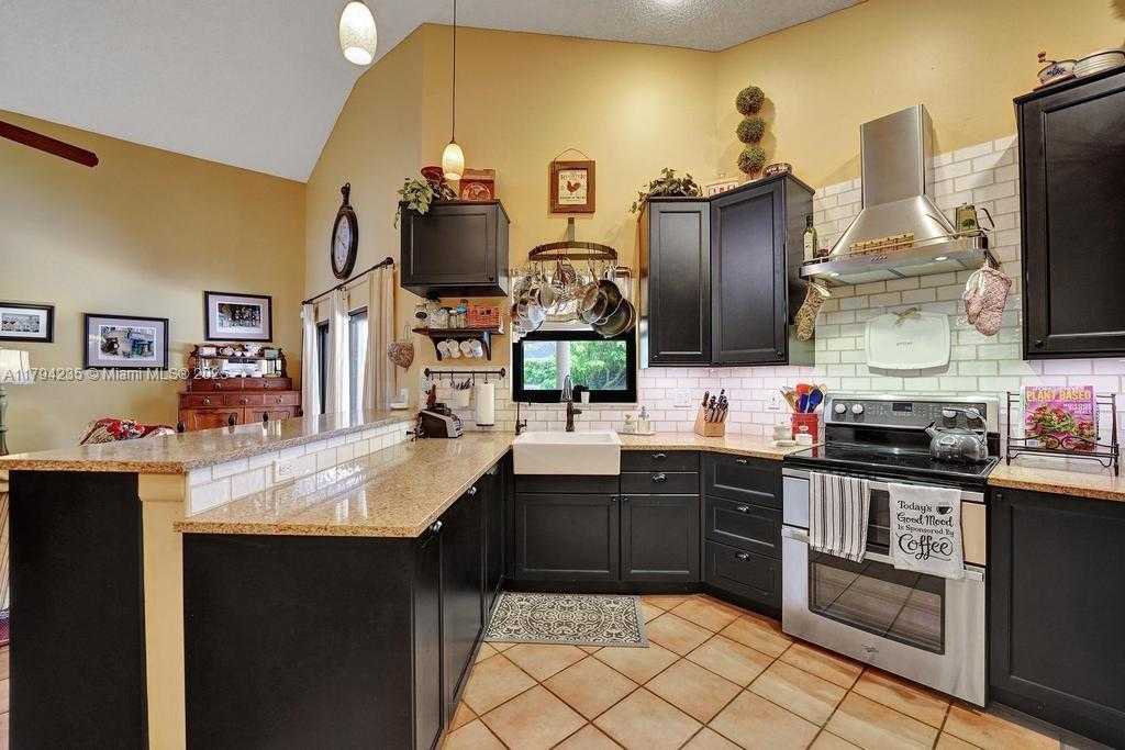 Small Image of 9682 RIDGECREST CT, Davie Number 51