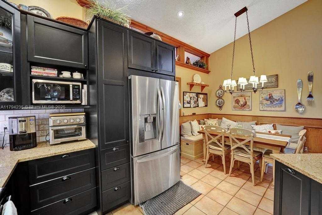 Small Image of 9682 RIDGECREST CT, Davie Number 56