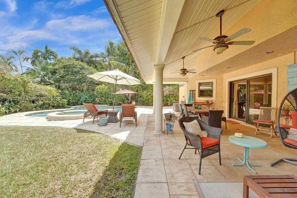 Small Image of 9682 RIDGECREST CT, Davie Number 6