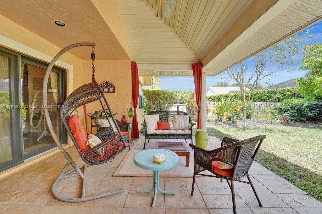 Small Image of 9682 RIDGECREST CT, Davie Number 66