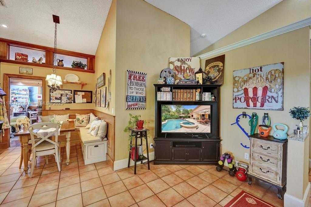 Small Image of 9682 RIDGECREST CT, Davie Number 9