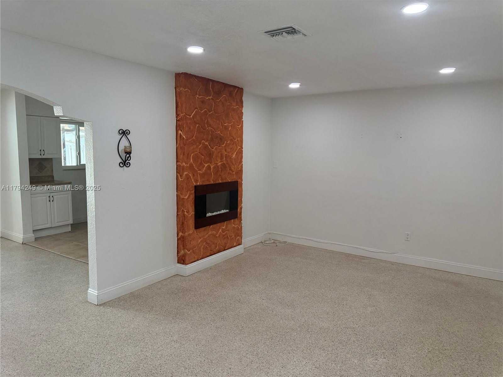 Small Image of 4430 NORTH WEST 175TH ST, Miami Gardens Number 3