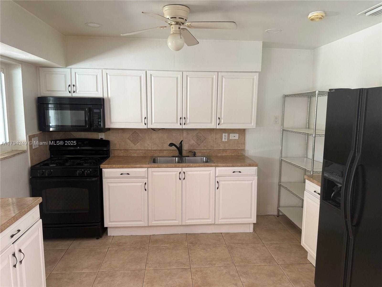 Small Image of 4430 NORTH WEST 175TH ST, Miami Gardens Number 5