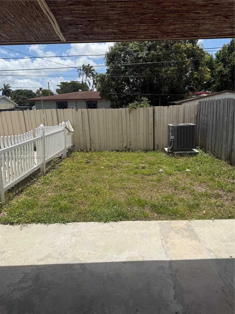 Small Image of 4430 NORTH WEST 175TH ST, Miami Gardens Number 6