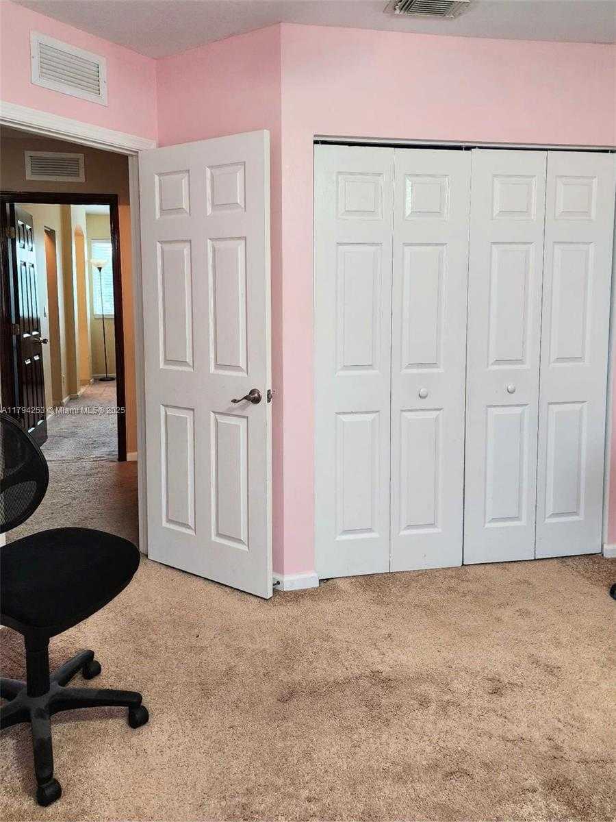 Small Image of 8014 BIG PINE WAY, Riviera Beach Number 10