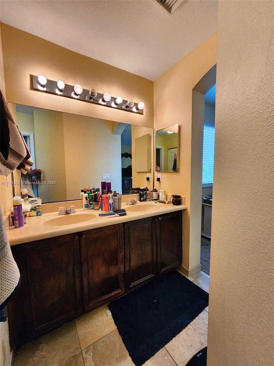 Small Image of 8014 BIG PINE WAY, Riviera Beach Number 12