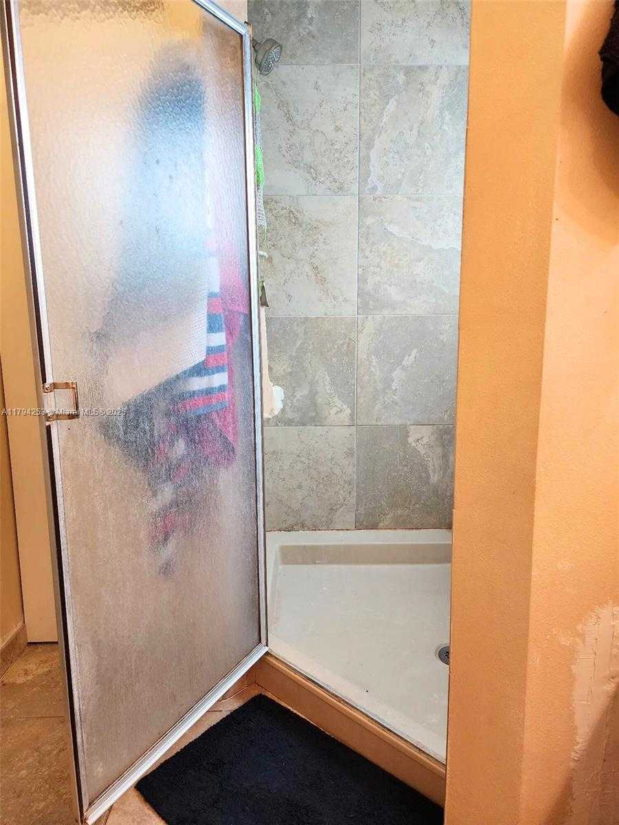 Small Image of 8014 BIG PINE WAY, Riviera Beach Number 13