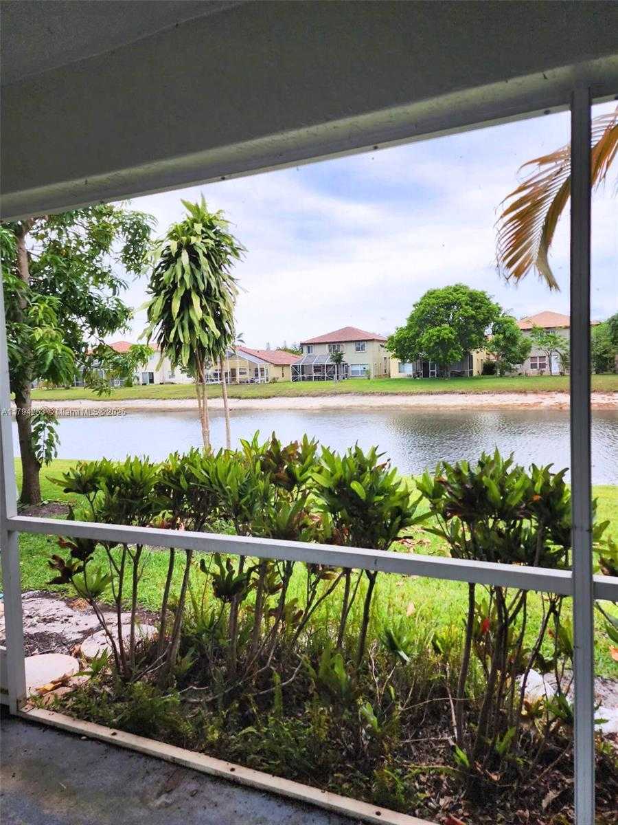 Small Image of 8014 BIG PINE WAY, Riviera Beach Number 15