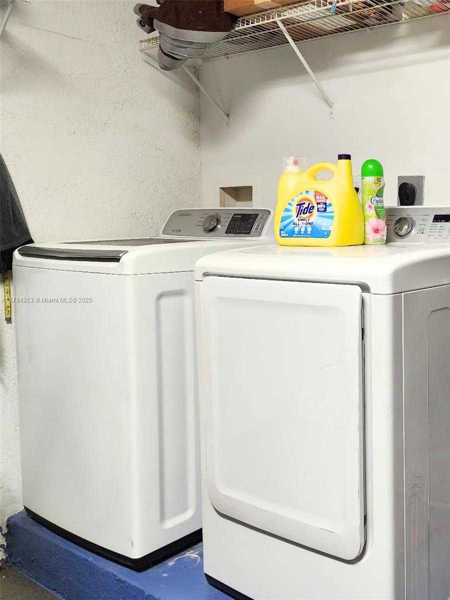 Small Image of 8014 BIG PINE WAY, Riviera Beach Number 17