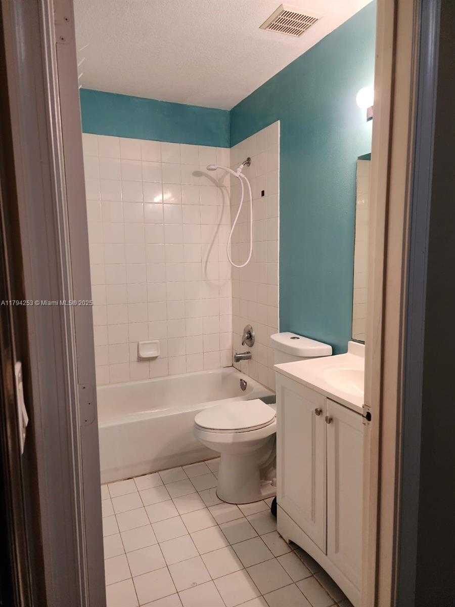 Small Image of 8014 BIG PINE WAY, Riviera Beach Number 18