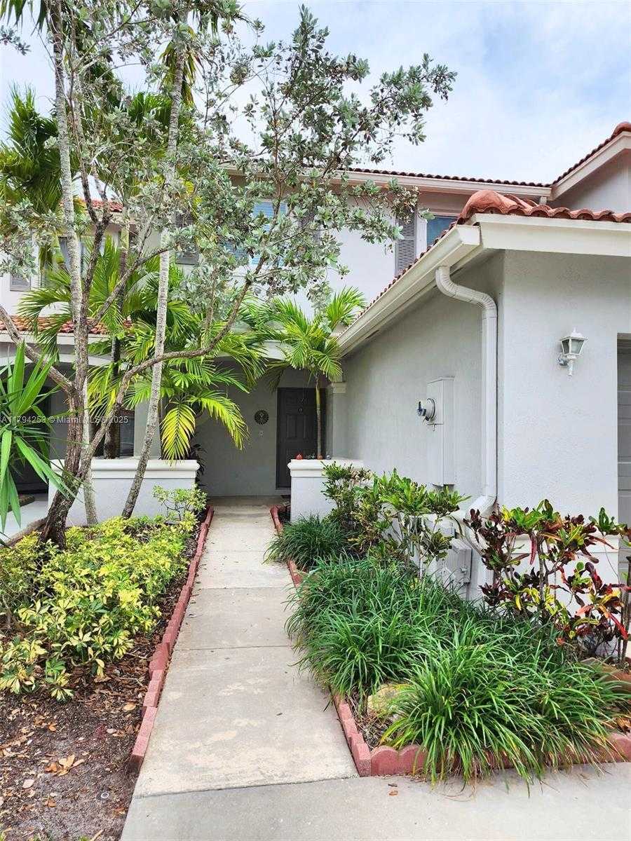 Small Image of 8014 BIG PINE WAY, Riviera Beach Number 2