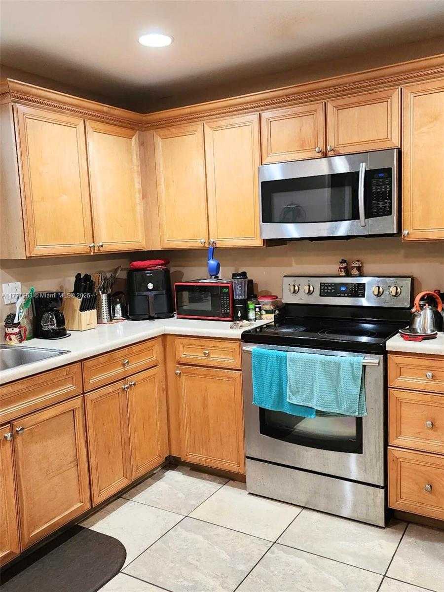 Small Image of 8014 BIG PINE WAY, Riviera Beach Number 5