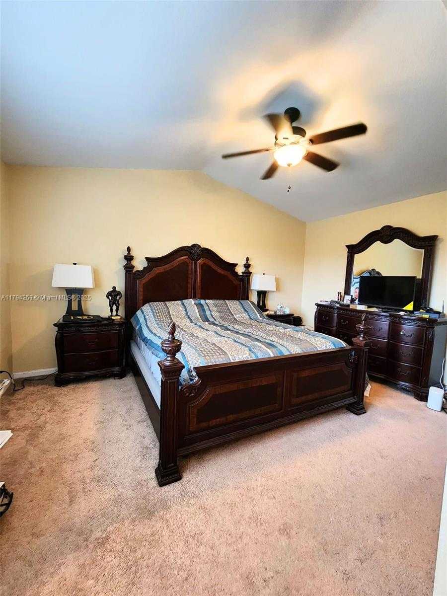 Small Image of 8014 BIG PINE WAY, Riviera Beach Number 7