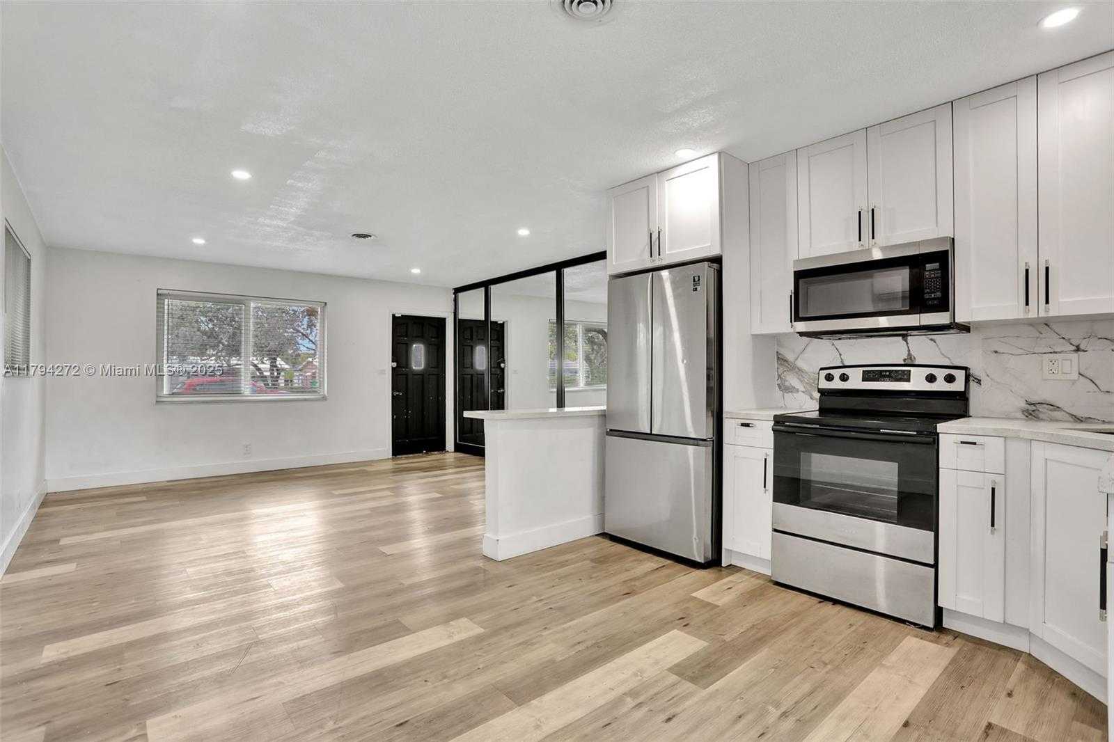 Small Image of 2712 NORTH WEST 53RD ST, Tamarac Number 10