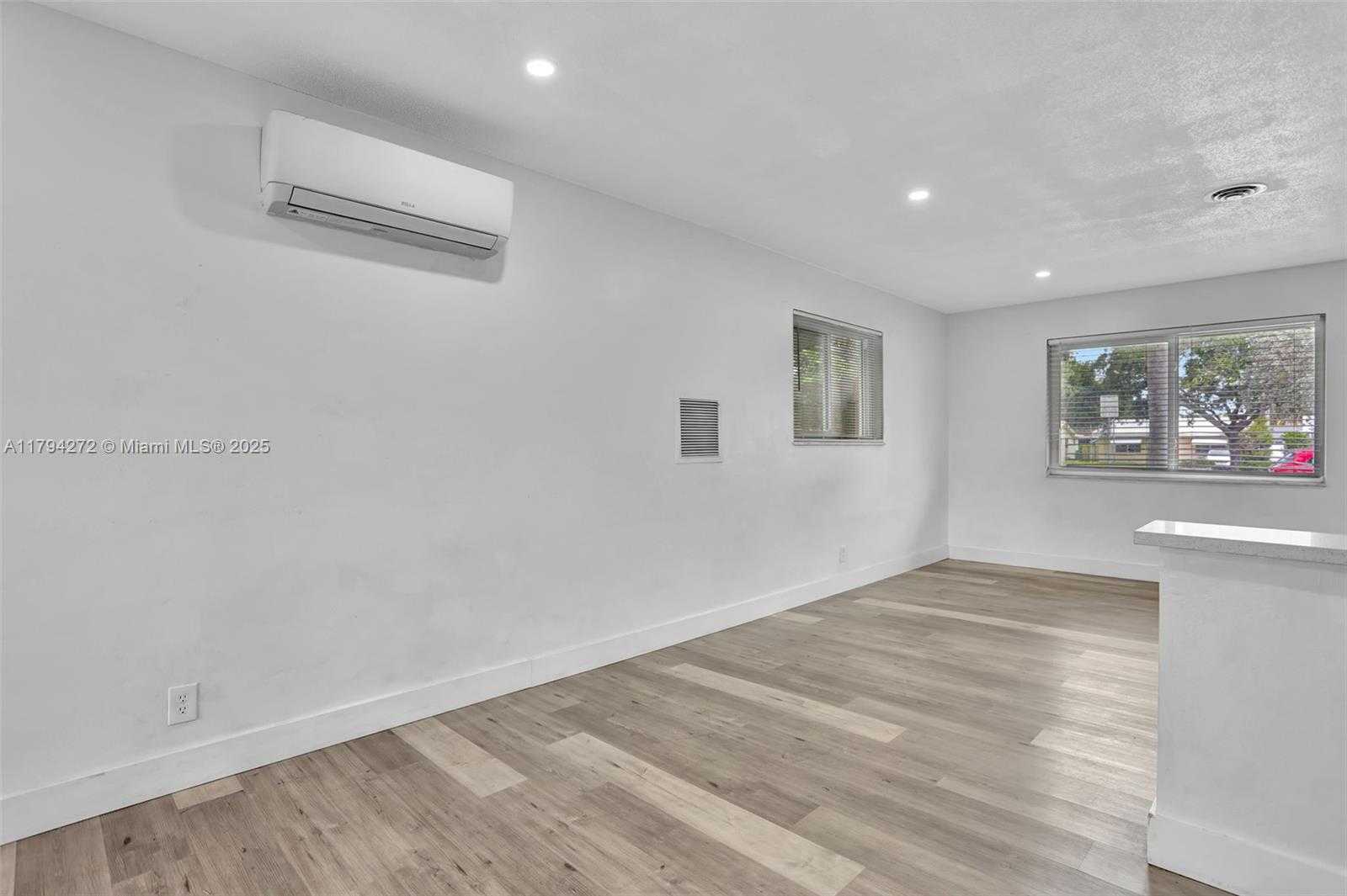 Small Image of 2712 NORTH WEST 53RD ST, Tamarac Number 11