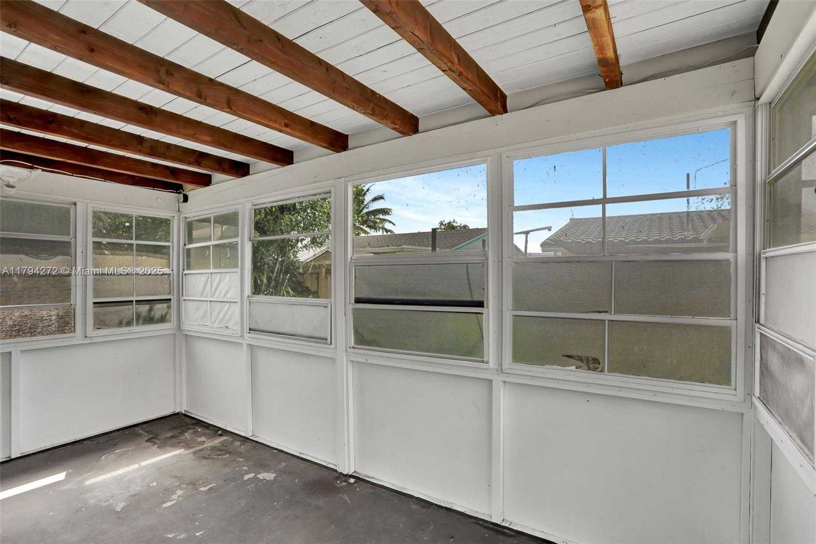 Small Image of 2712 NORTH WEST 53RD ST, Tamarac Number 12