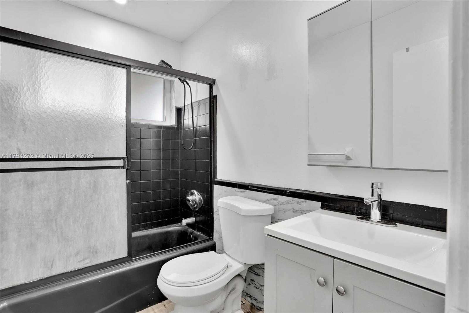 Small Image of 2712 NORTH WEST 53RD ST, Tamarac Number 15