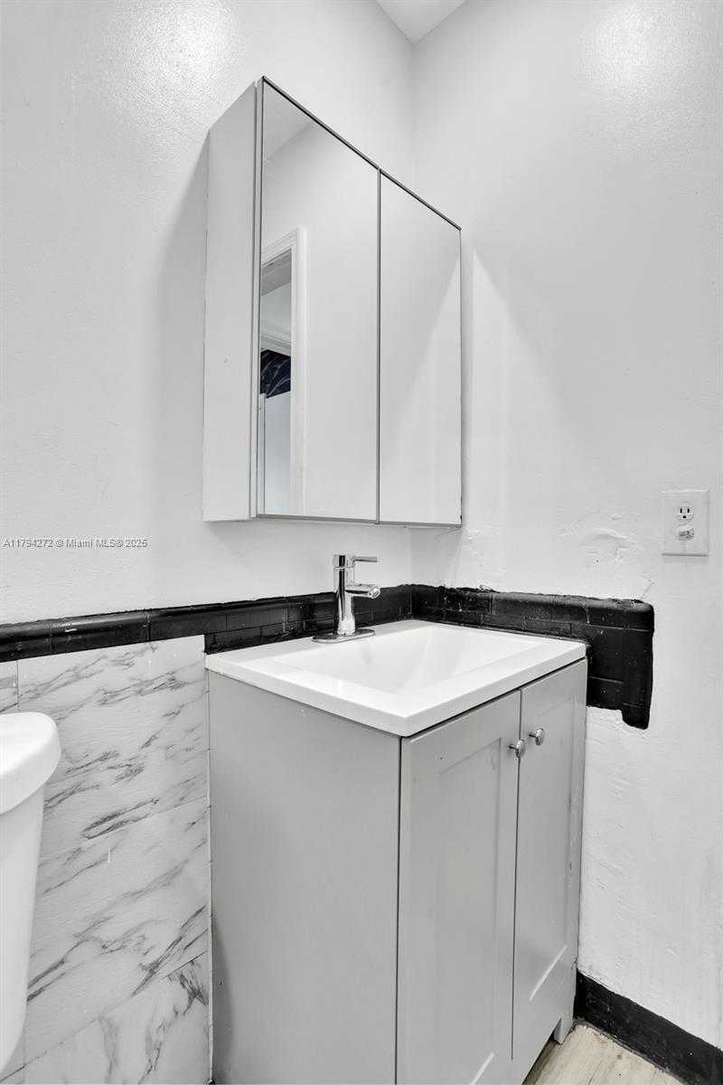 Small Image of 2712 NORTH WEST 53RD ST, Tamarac Number 16