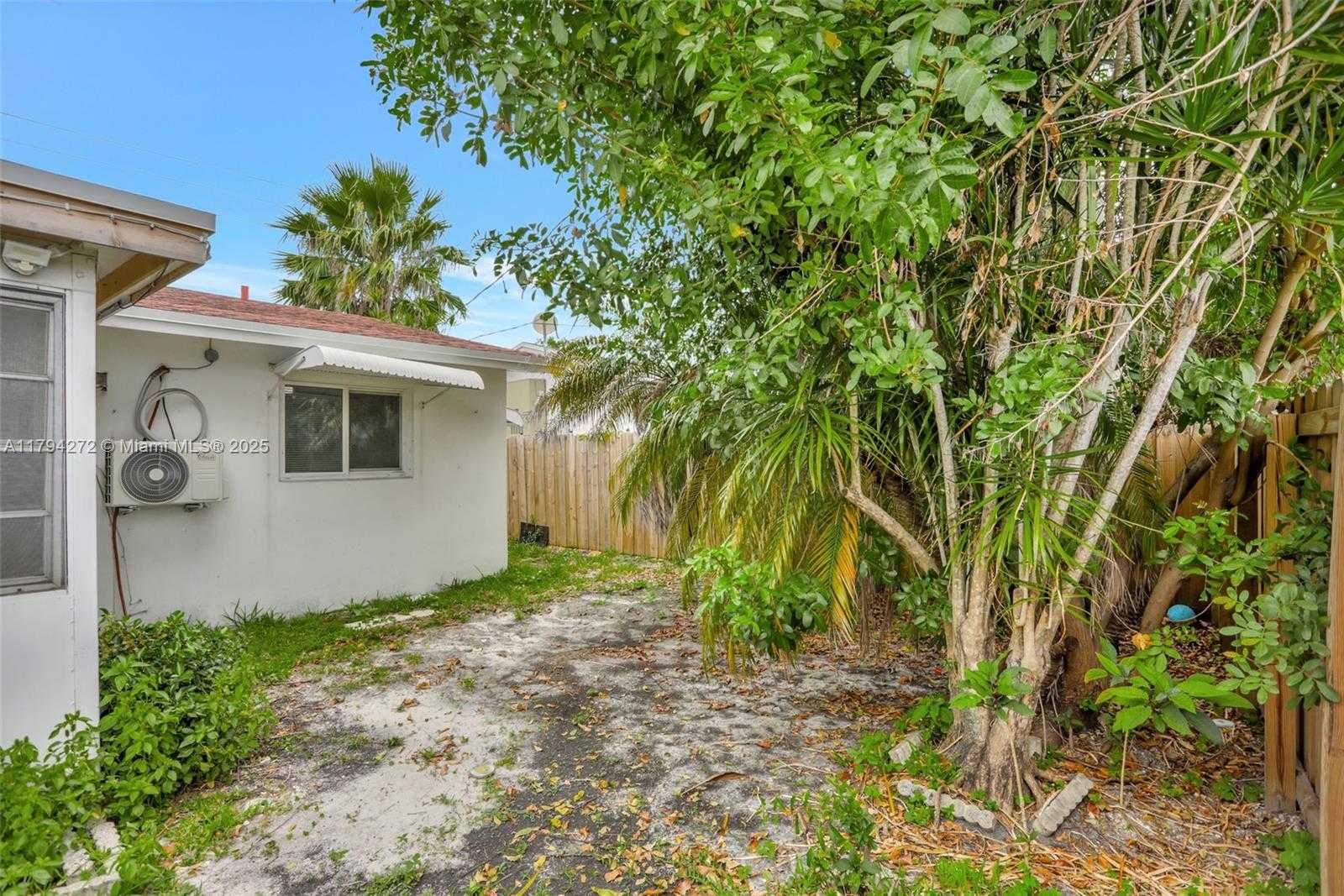 Small Image of 2712 NORTH WEST 53RD ST, Tamarac Number 25