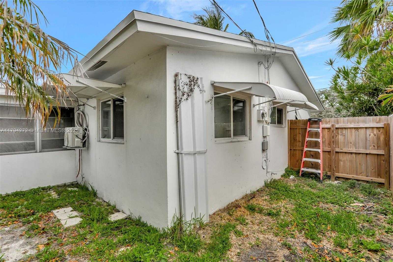 Small Image of 2712 NORTH WEST 53RD ST, Tamarac Number 27
