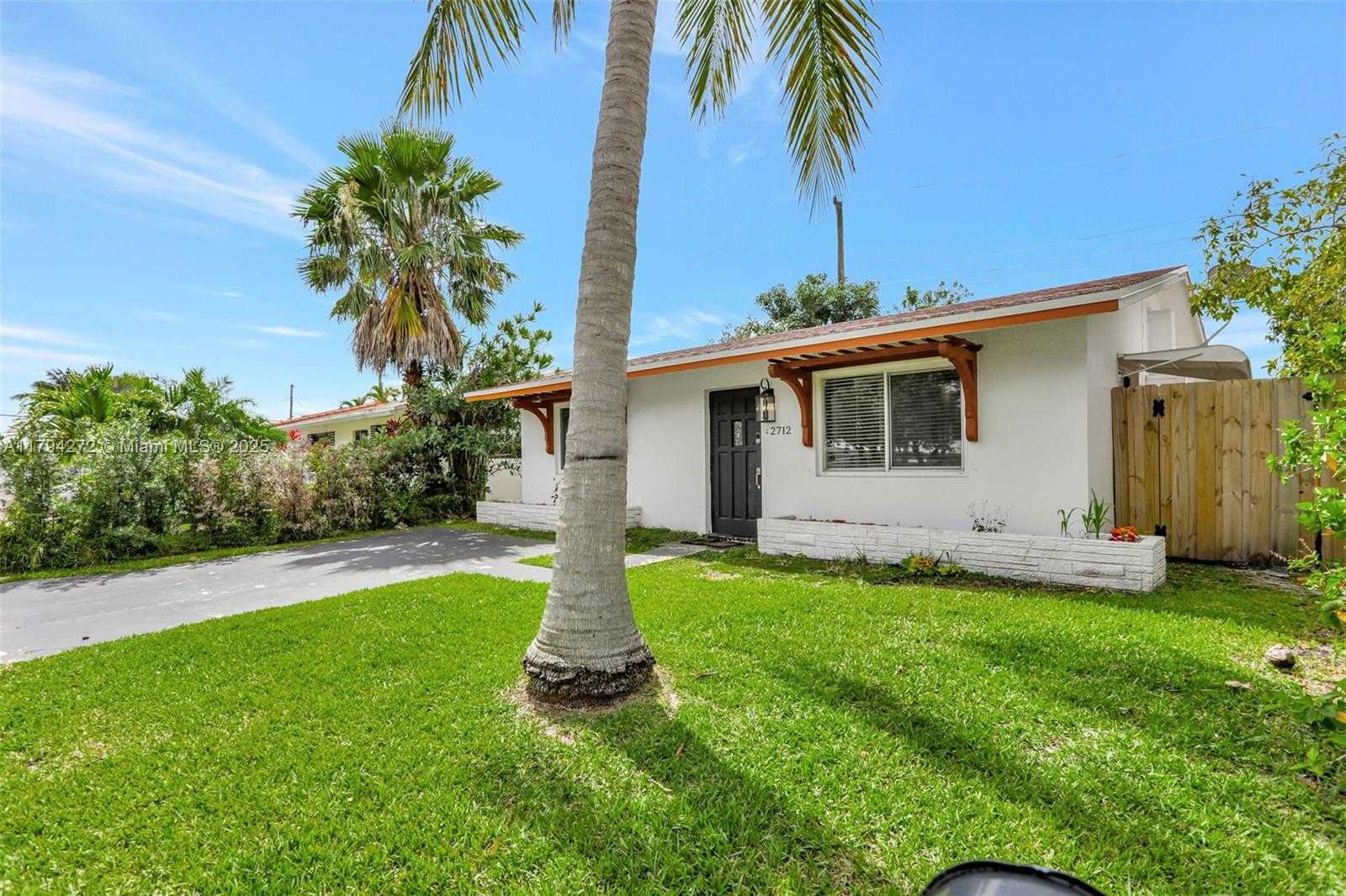 Small Image of 2712 NORTH WEST 53RD ST, Tamarac Number 3