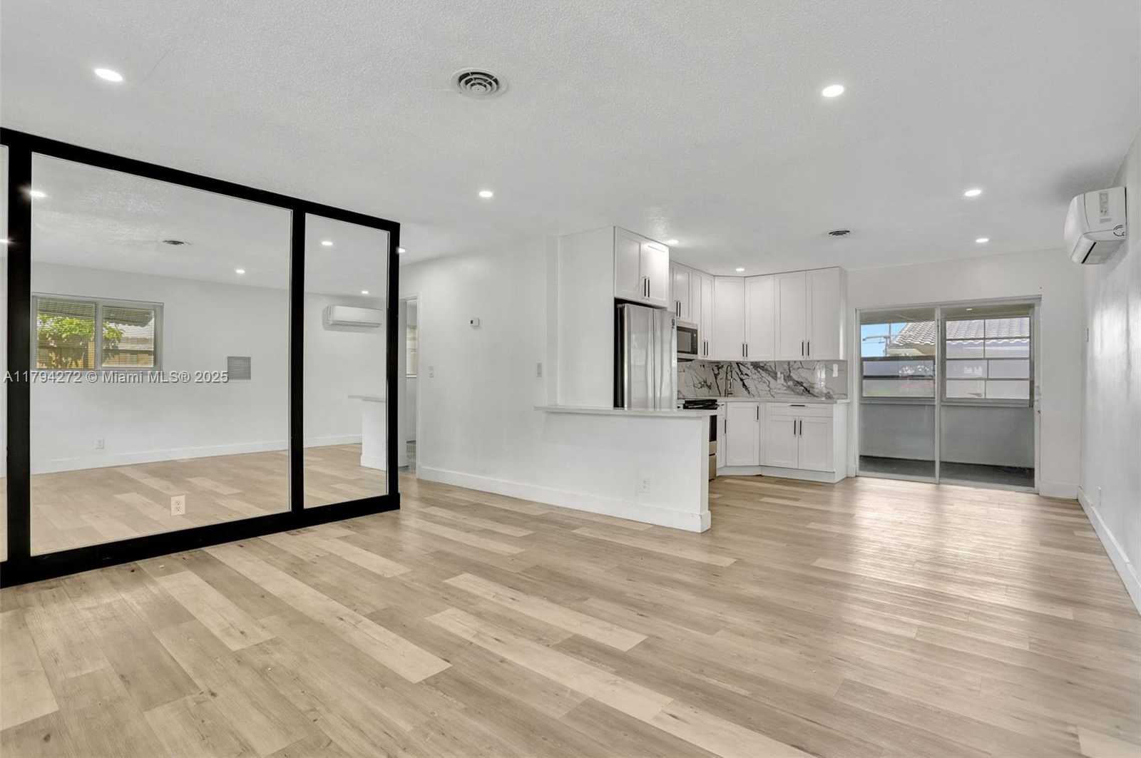 Small Image of 2712 NORTH WEST 53RD ST, Tamarac Number 5