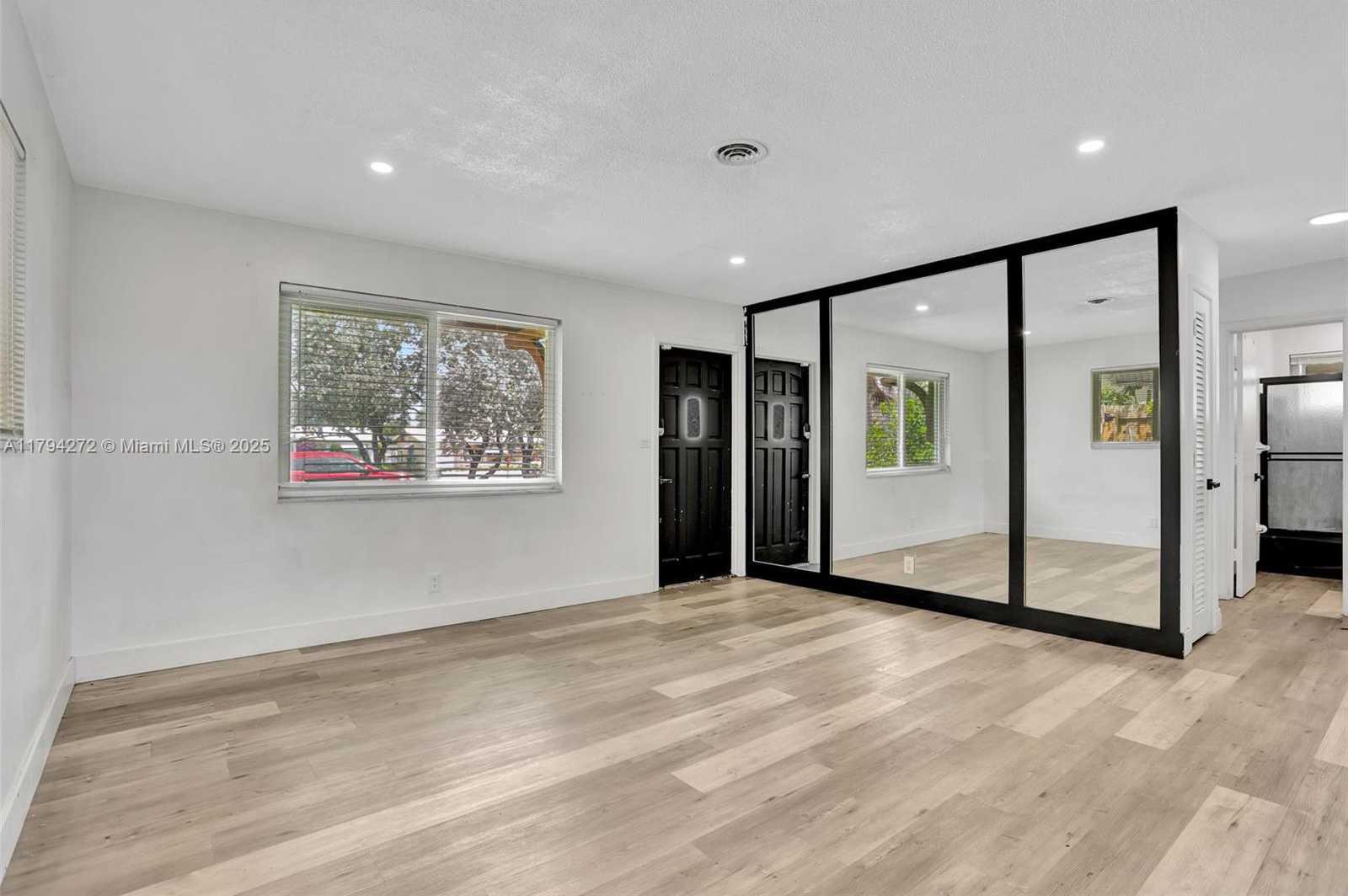 Small Image of 2712 NORTH WEST 53RD ST, Tamarac Number 6