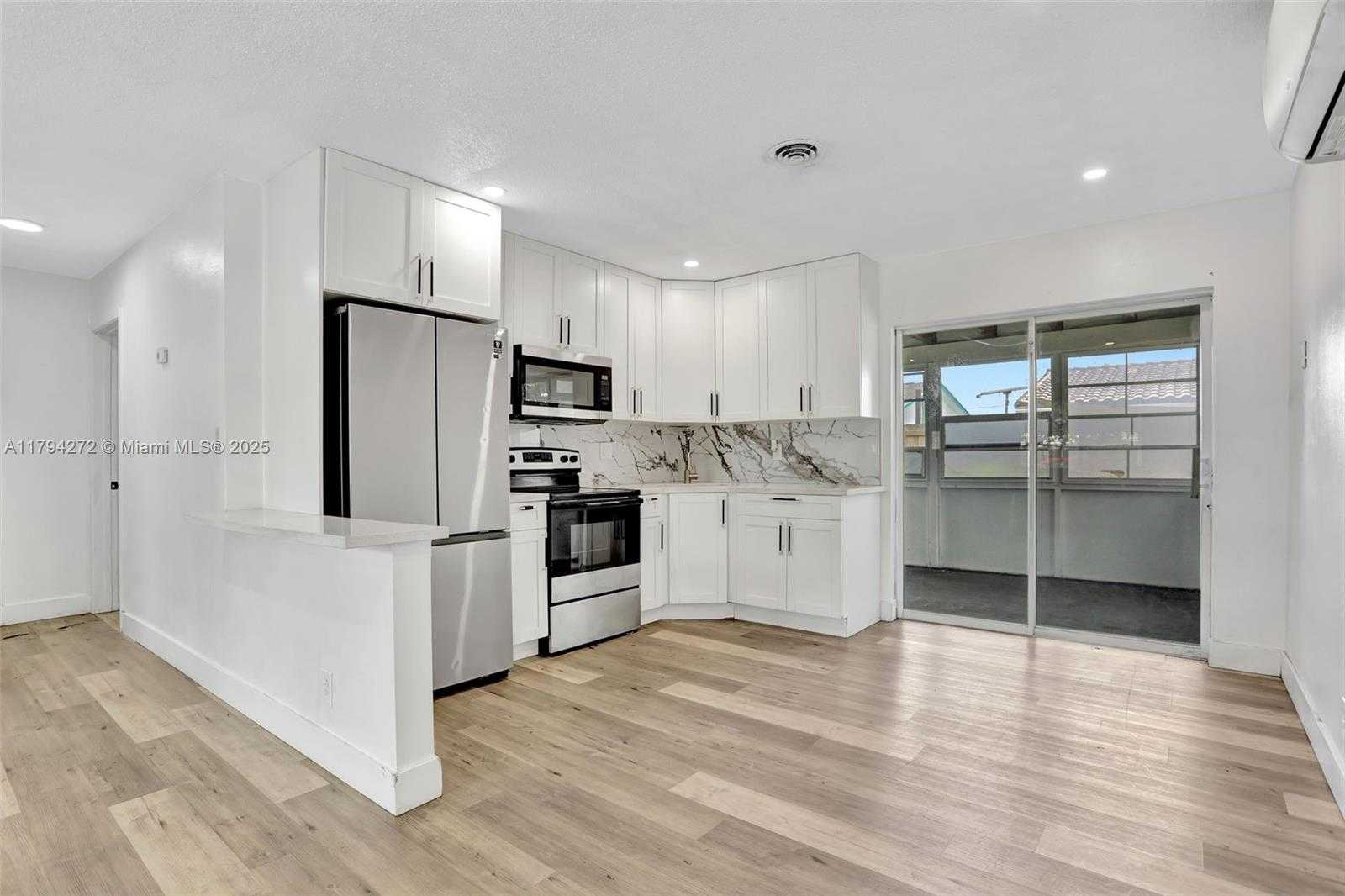 Small Image of 2712 NORTH WEST 53RD ST, Tamarac Number 8