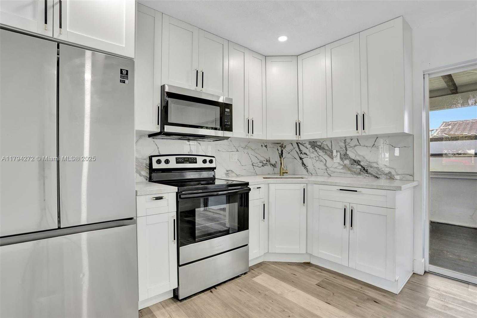 Small Image of 2712 NORTH WEST 53RD ST, Tamarac Number 9