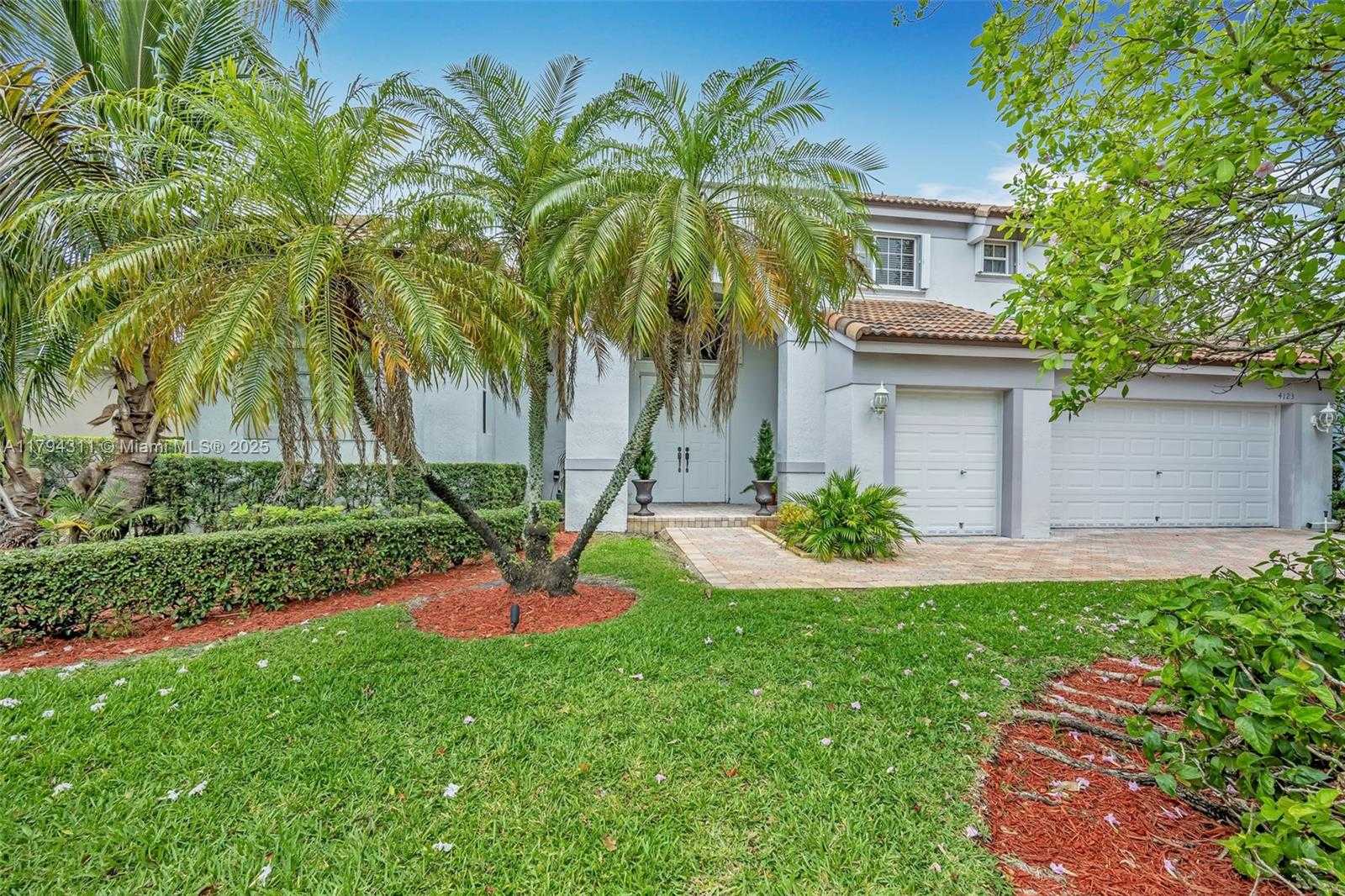 Small Image of 4123 WEST LAKE ESTATES DR, Davie Number 11