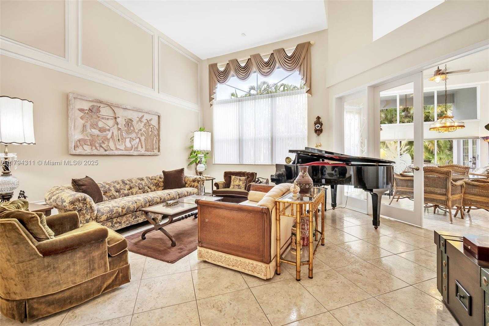 Small Image of 4123 WEST LAKE ESTATES DR, Davie Number 12