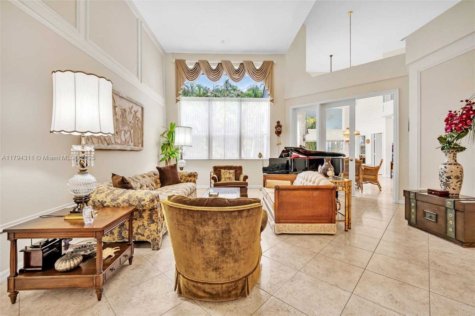 Small Image of 4123 WEST LAKE ESTATES DR, Davie Number 15