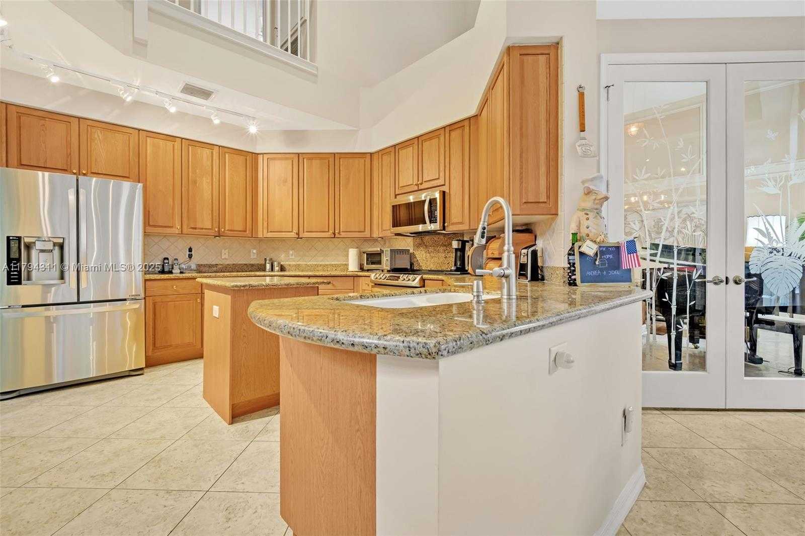 Small Image of 4123 WEST LAKE ESTATES DR, Davie Number 20