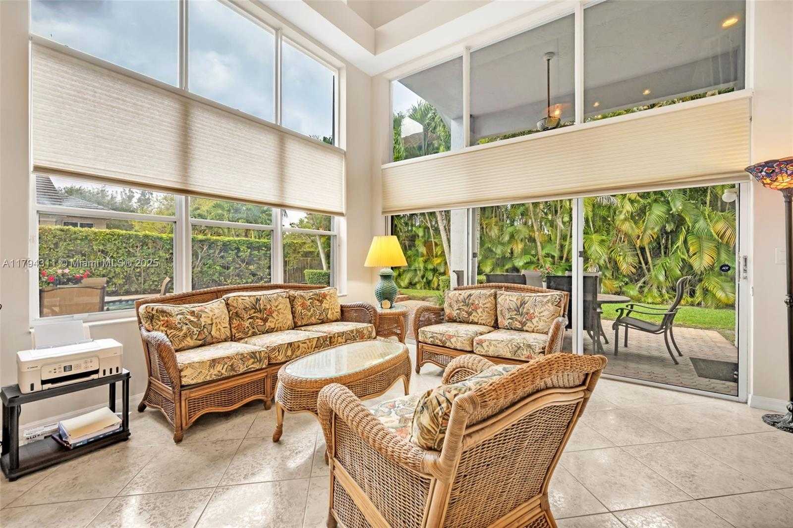 Small Image of 4123 WEST LAKE ESTATES DR, Davie Number 23