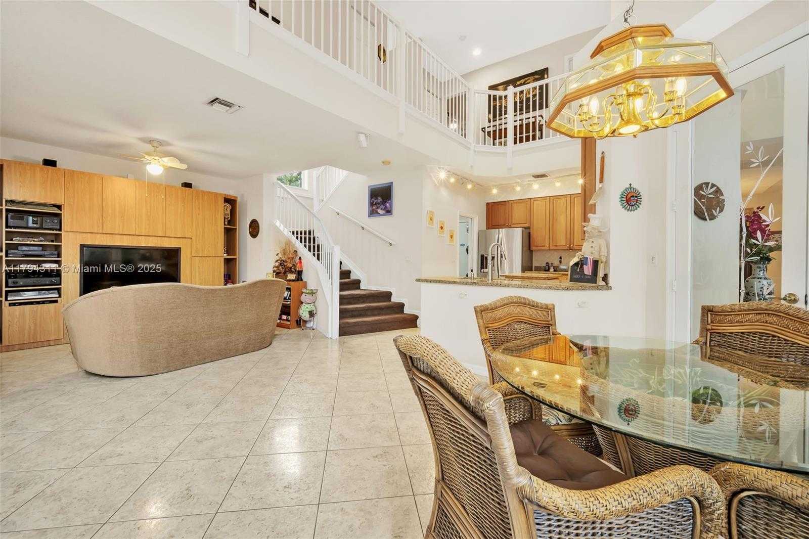 Small Image of 4123 WEST LAKE ESTATES DR, Davie Number 24