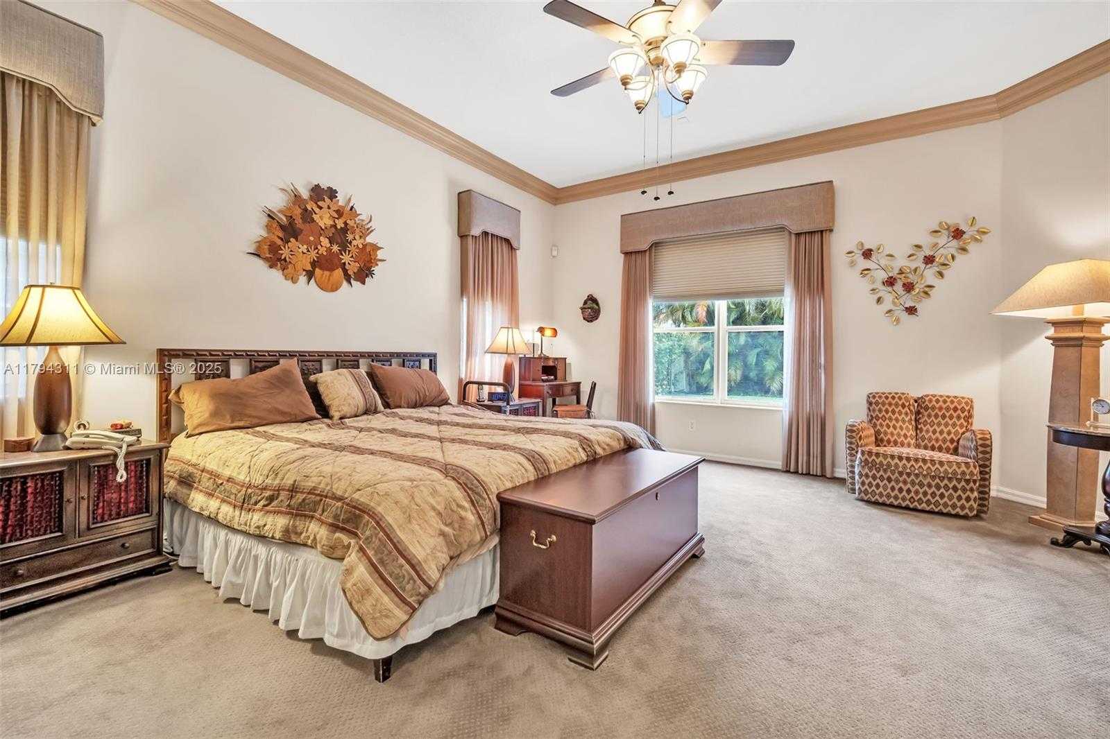 Small Image of 4123 WEST LAKE ESTATES DR, Davie Number 28