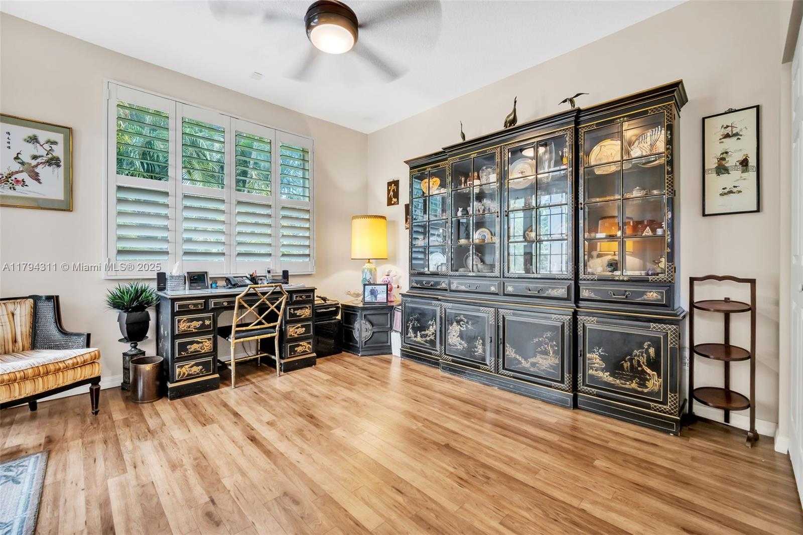 Small Image of 4123 WEST LAKE ESTATES DR, Davie Number 34