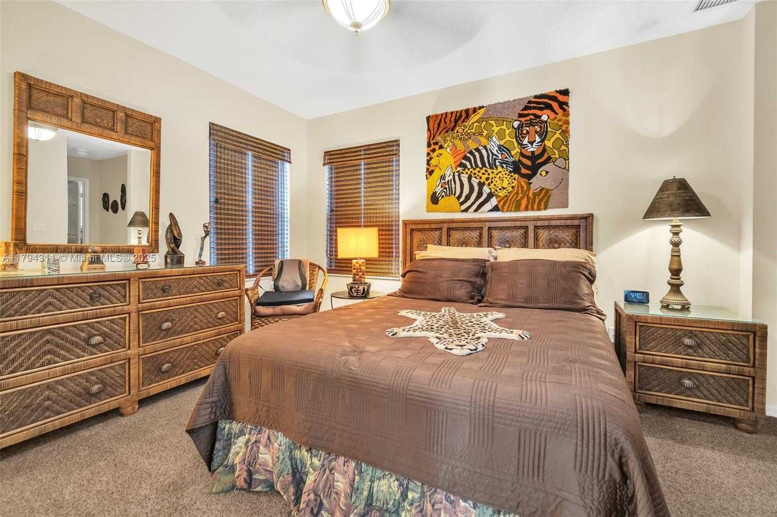 Small Image of 4123 WEST LAKE ESTATES DR, Davie Number 37