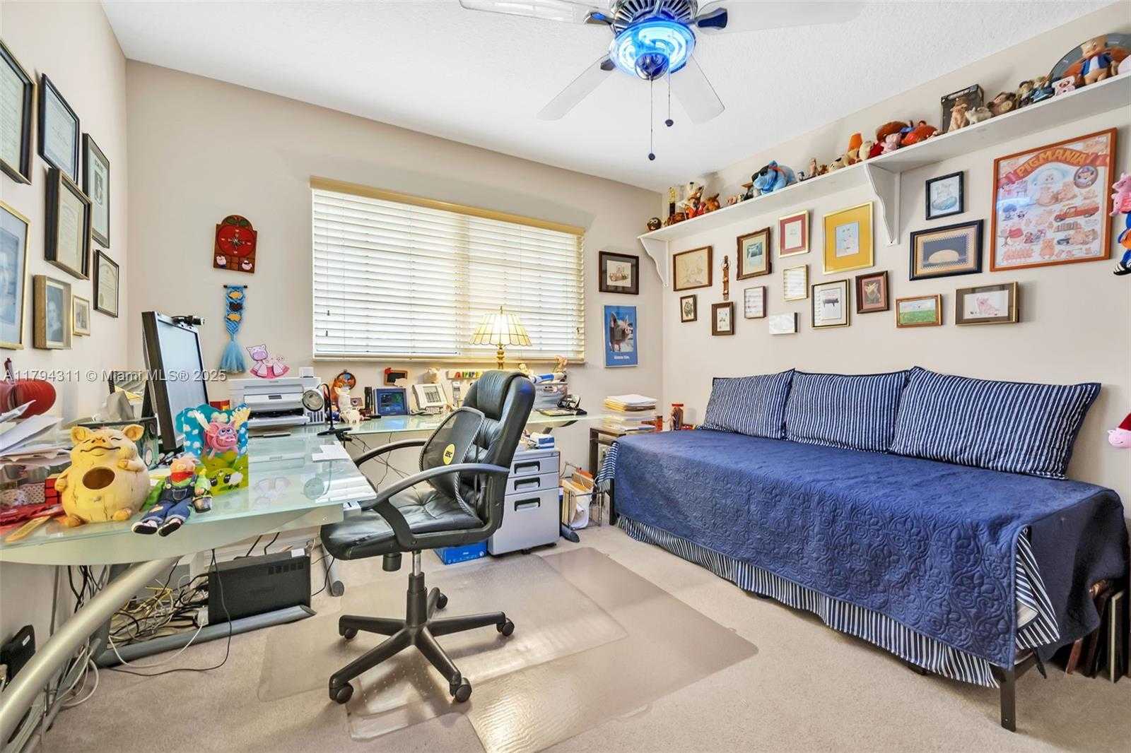 Small Image of 4123 WEST LAKE ESTATES DR, Davie Number 43