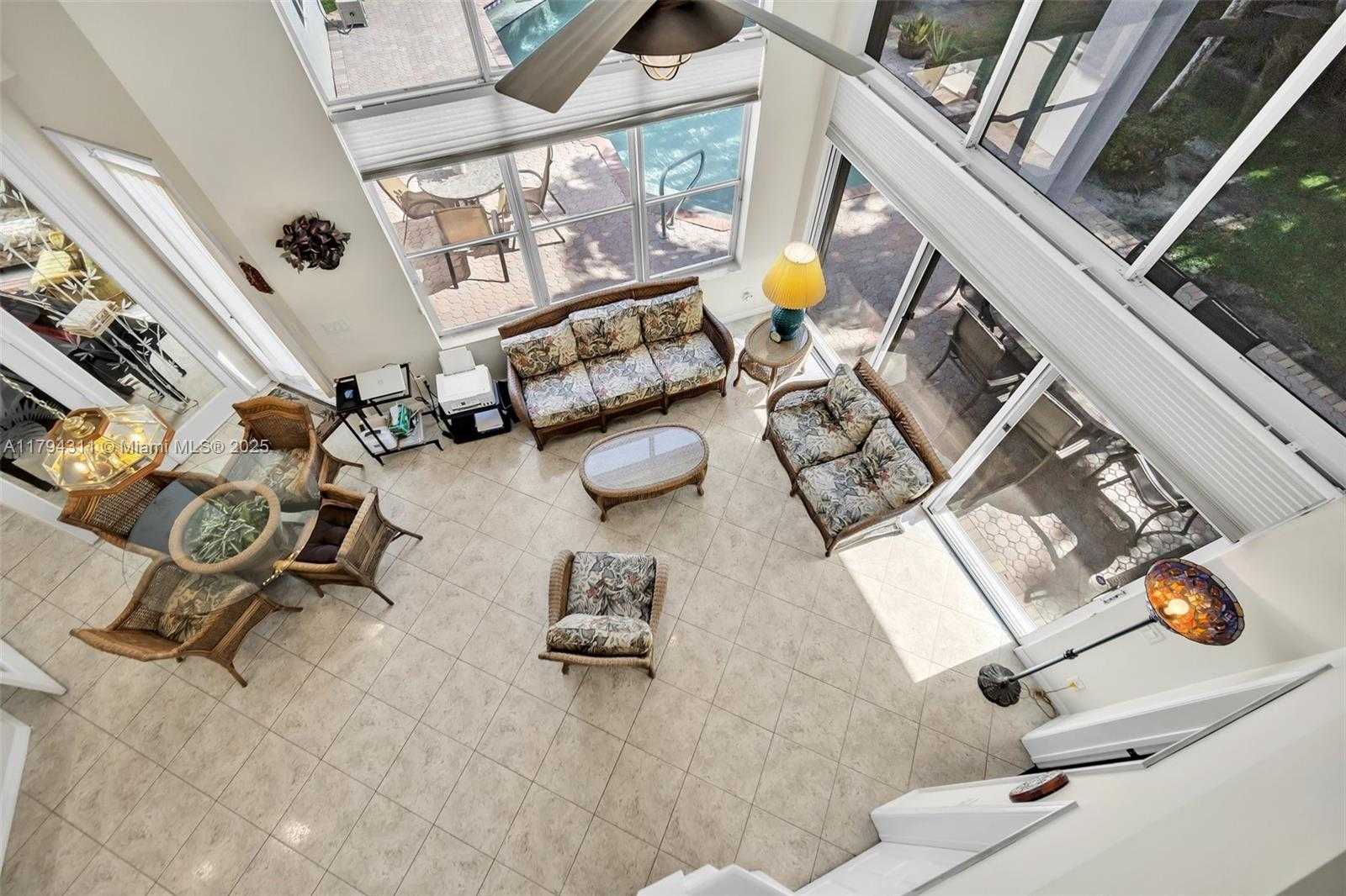 Small Image of 4123 WEST LAKE ESTATES DR, Davie Number 47