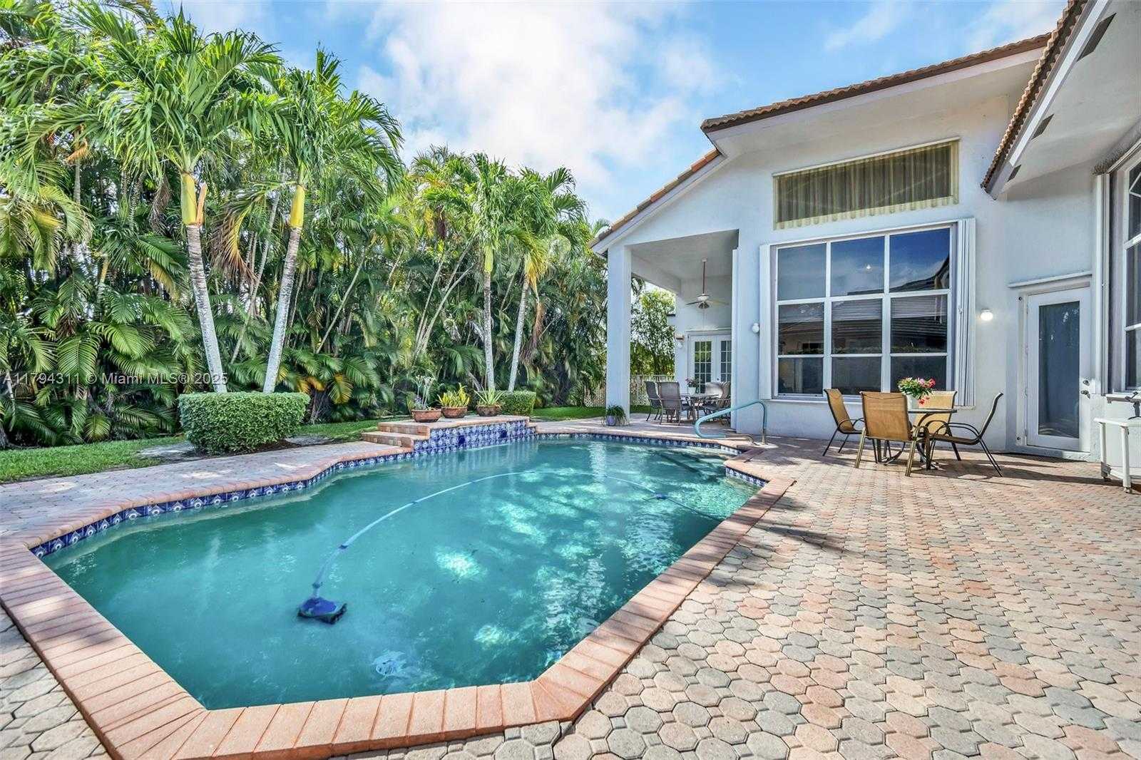 Small Image of 4123 WEST LAKE ESTATES DR, Davie Number 51