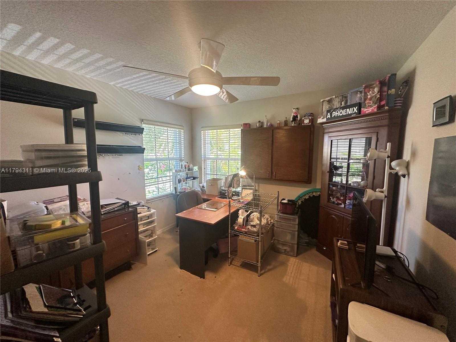 Small Image of 4123 WEST LAKE ESTATES DR, Davie Number 59