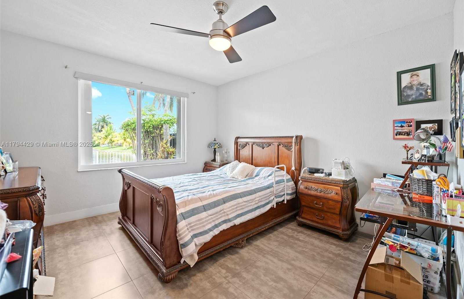 Small Image of Miami Number 18