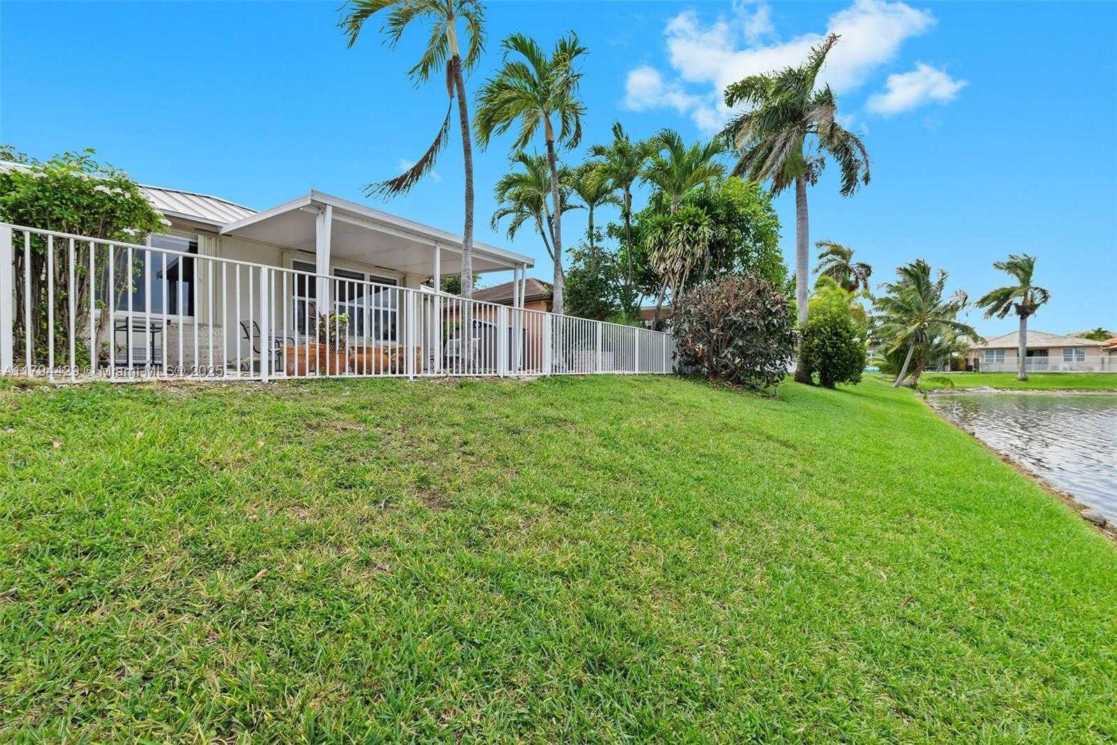 Small Image of Miami Number 23