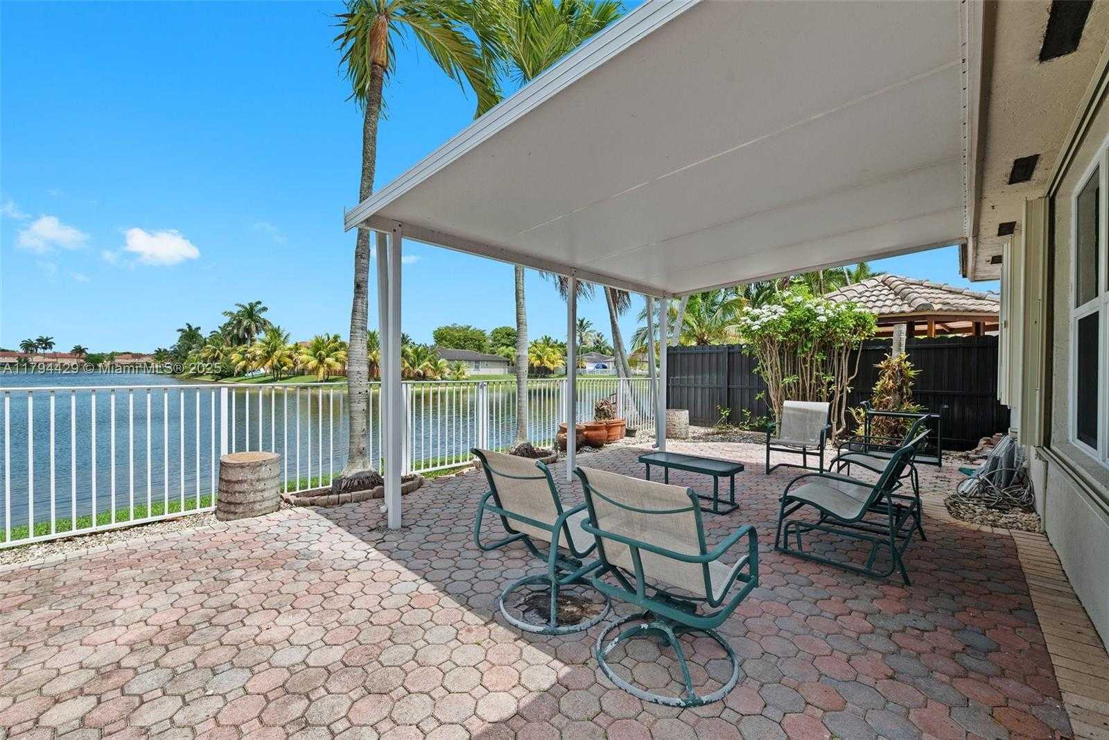 Small Image of Miami Number 24